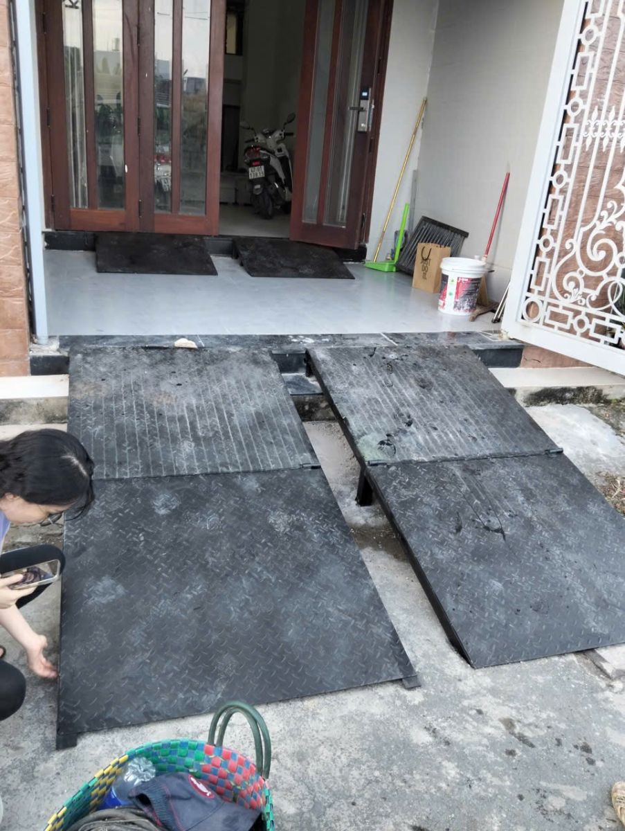 chuyên làm cầu thang sắt xe ô tô