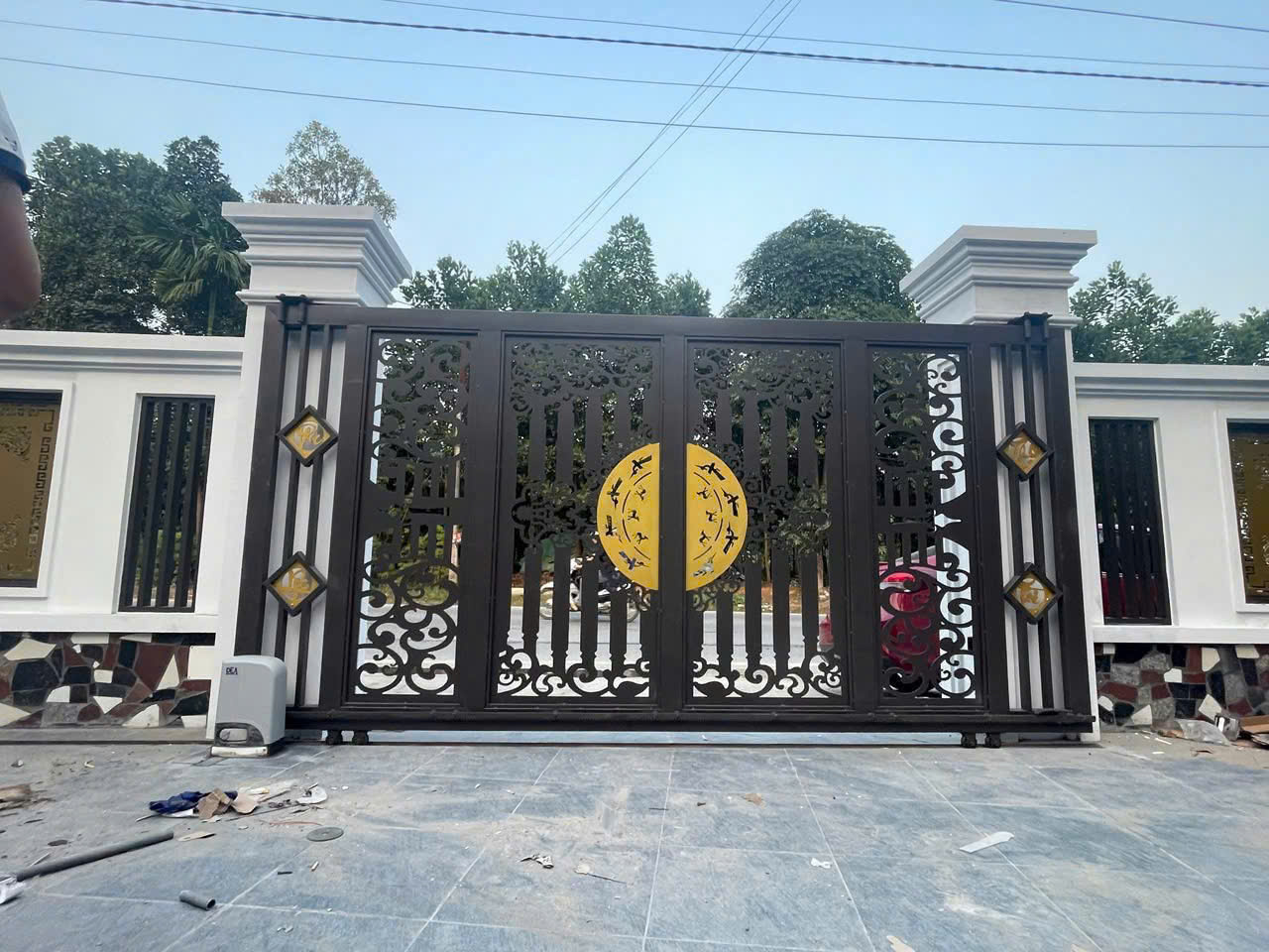 thi công cổng CNC dạng lùa