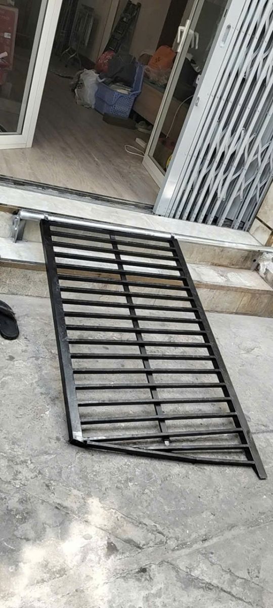 cầu dắt xe máy gấp gọn
