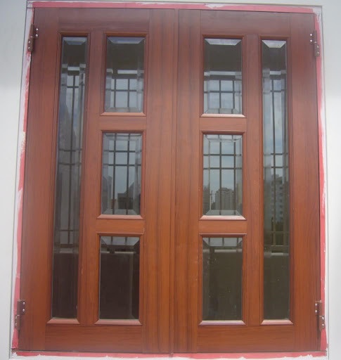 cửa sắt giả gỗ ở Tân Phú