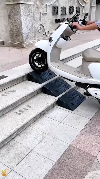 chuyên làm dốc sắt đưa xe vào nhà