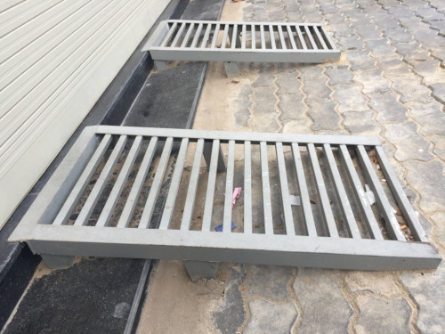 dốc dắt xe hơi bằng sắt