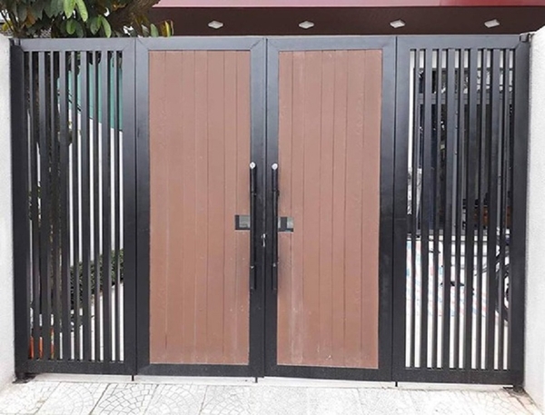 mẫu cửa cổng sắt 4 cánh đẹp tại tpchm