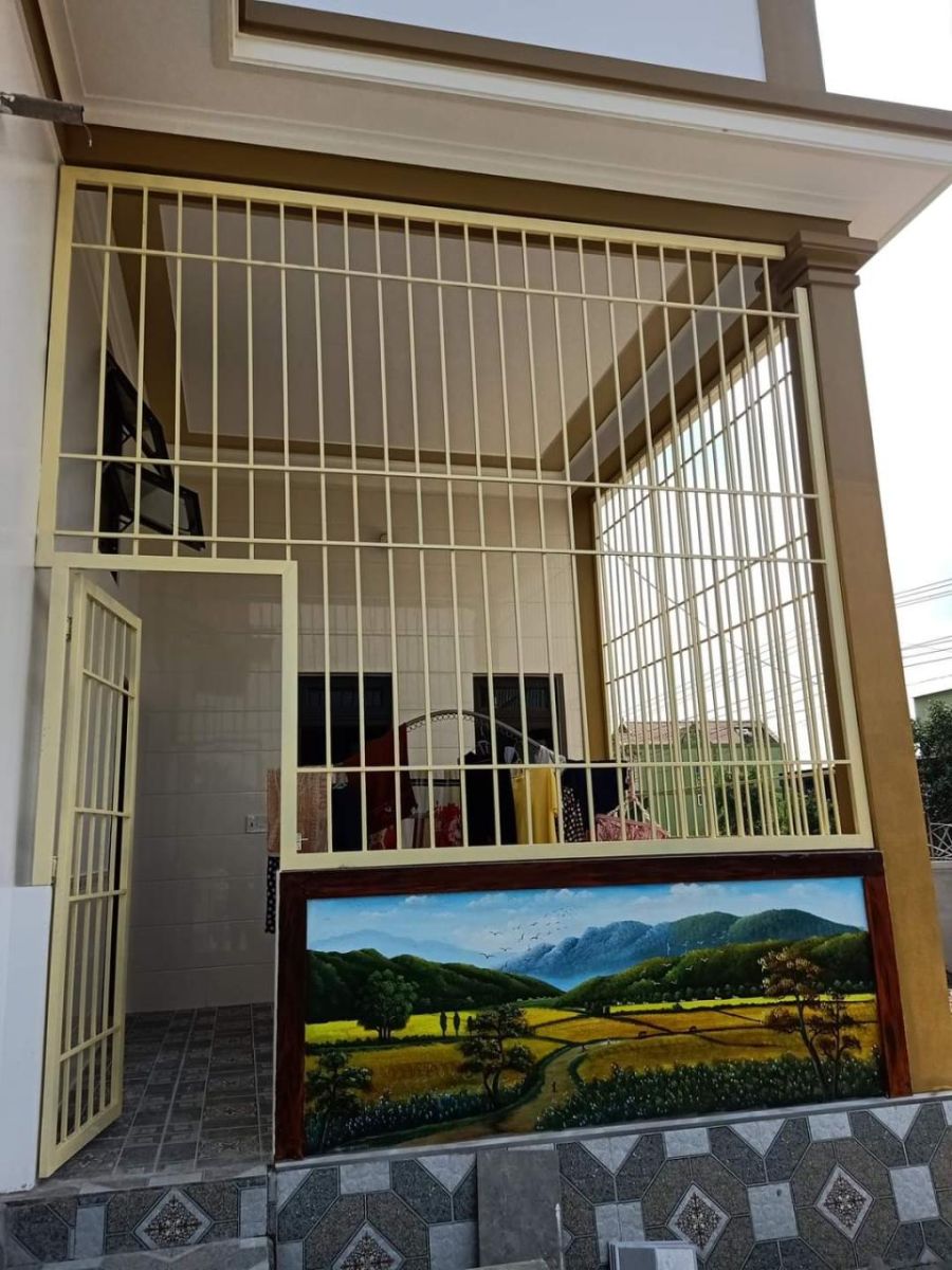 thi công khung sắt bảo vệ