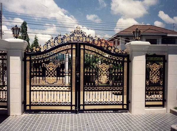 thi công cửa sắt ở HCM